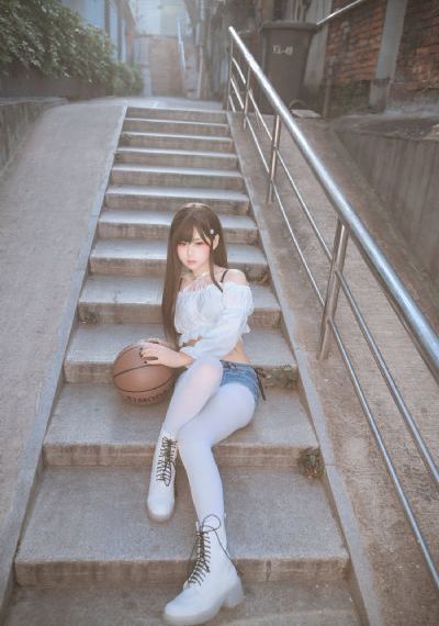 美女脱得一光二净免费视频